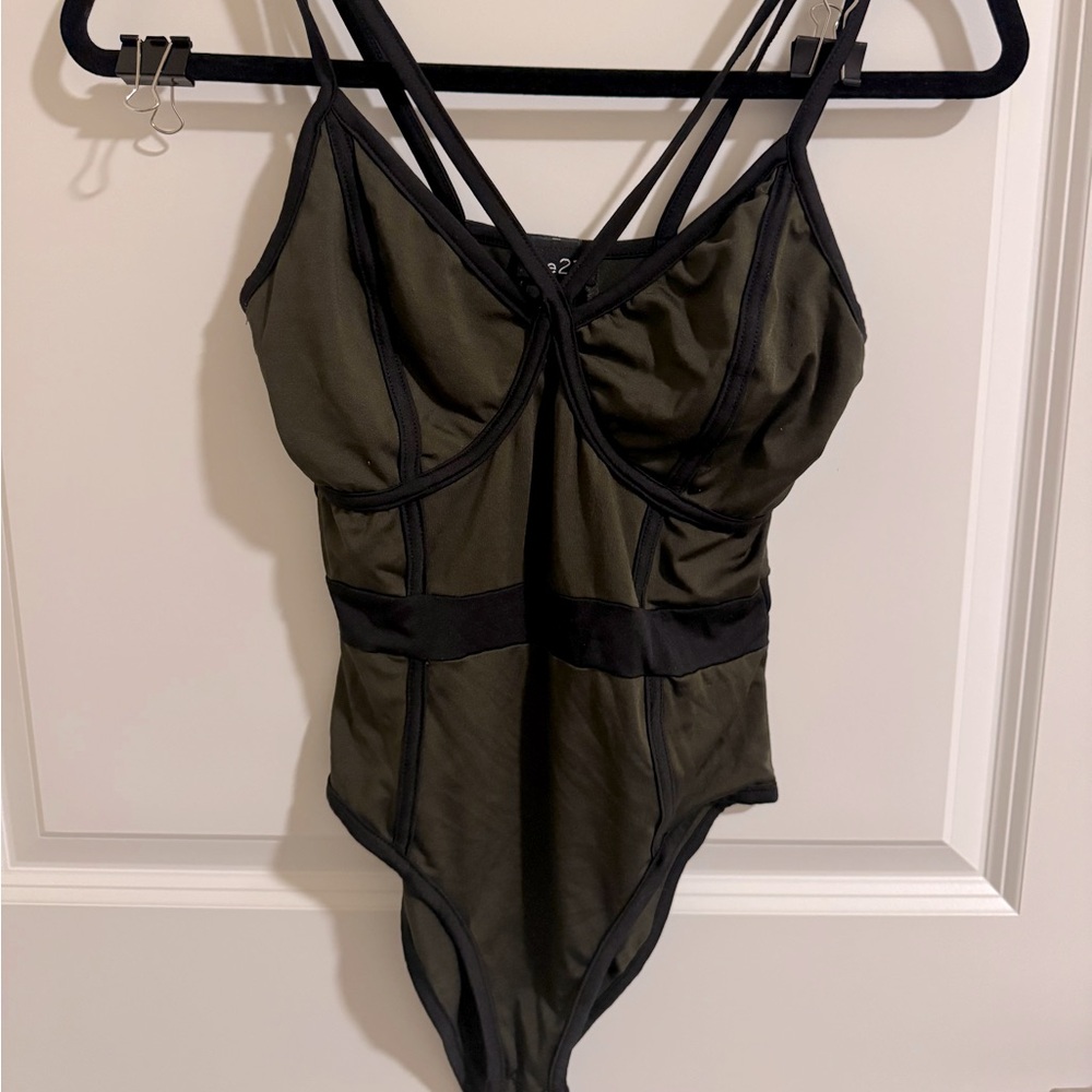 Top bodysuit strappy